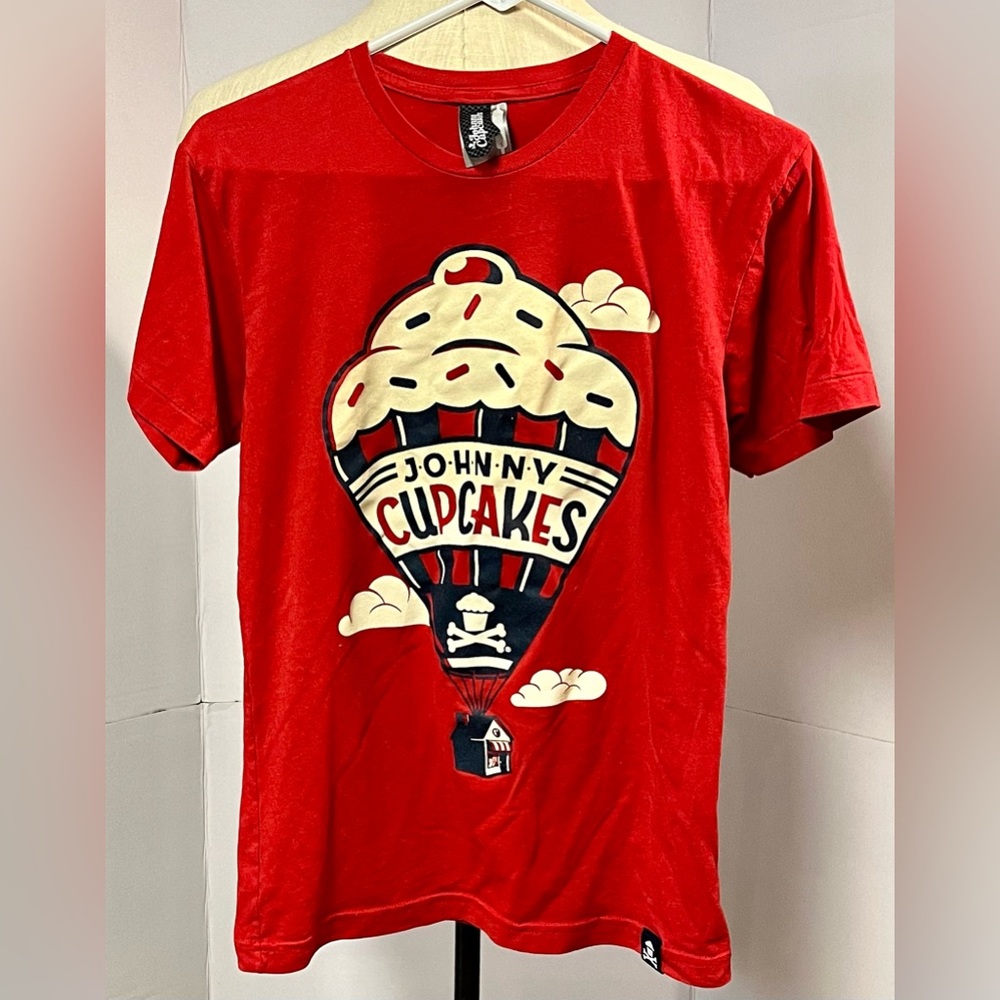 JOHNNY CUPCAKES Hot Air Balloon Red Short Sleeve T-Shirt Size S